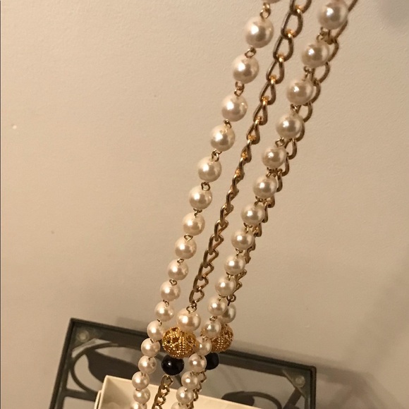 18” Costume Necklace — Jet, pearl and gold beads - Picture 3 of 4